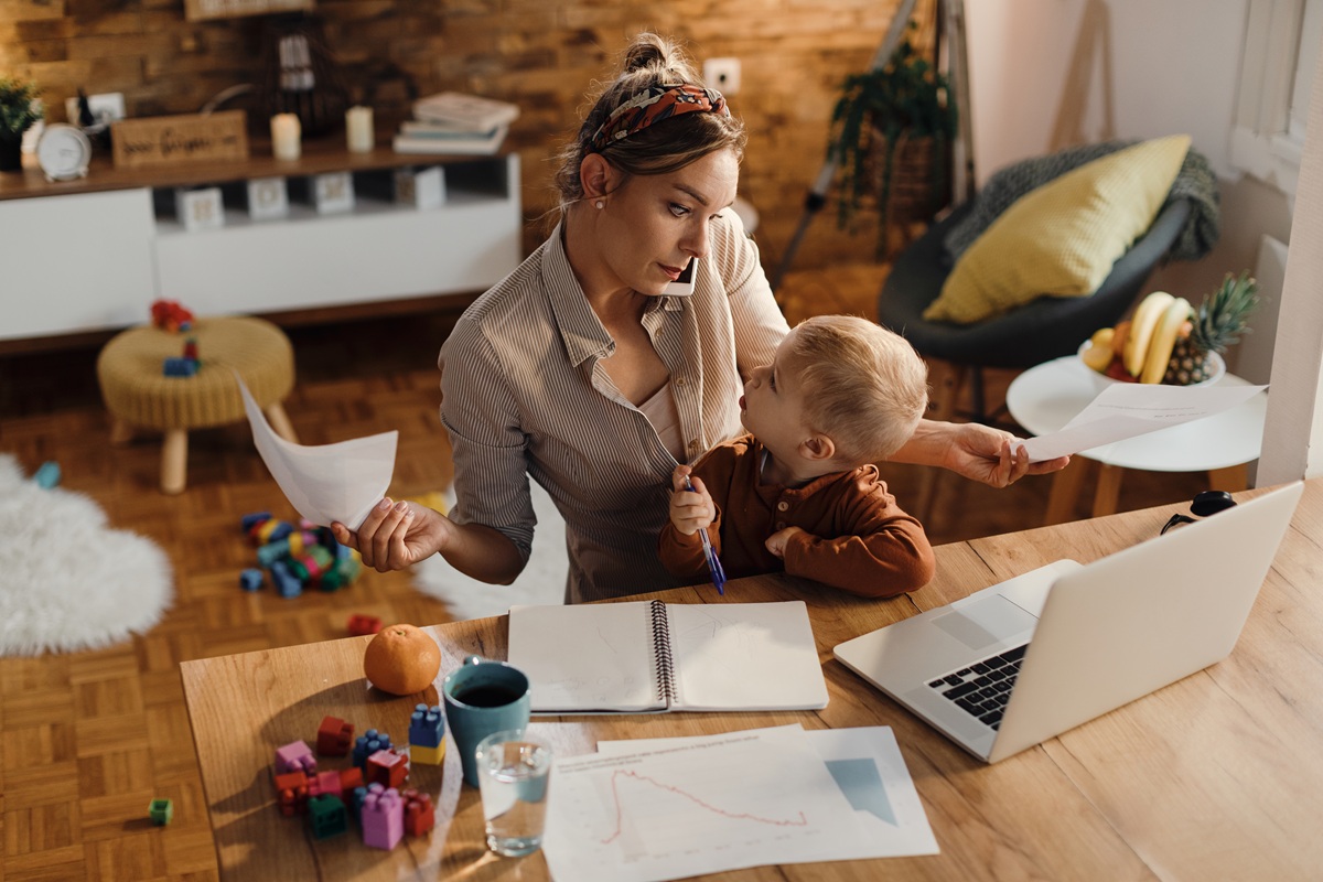 Creating Boundaries Between Work Hours and Family Time